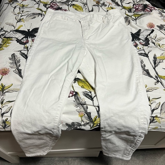 GOOD AMERICAN SIZE 18 GOOD WAIST light compression white jean - Picture 7 of 9